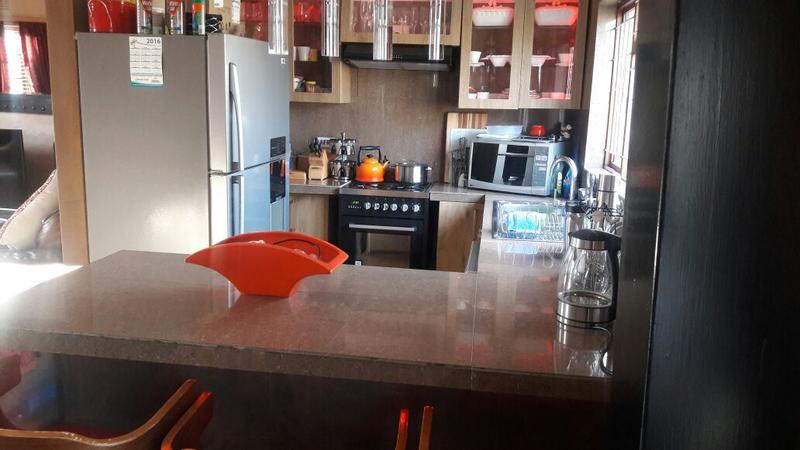 To Let 3 Bedroom Property for Rent in Vredekloof East Western Cape